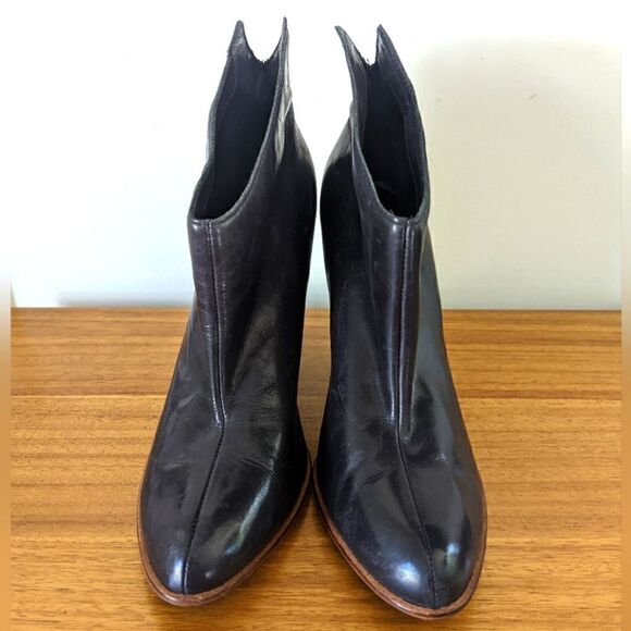 Donald J. Pliner Western Whimsigoth Witchy Dark Academia Preppy Booties 8 ½ - Picture 1 of 13